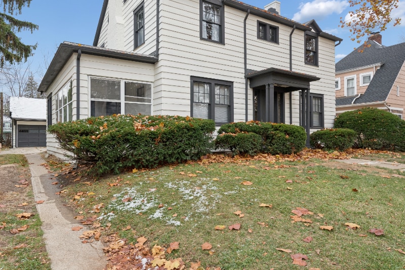 Building Photo - 1937 Foster Ave