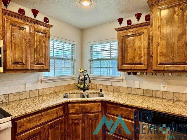 Building Photo - 3313 Northglen Dr