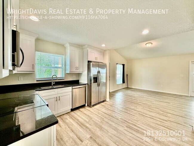 Building Photo - 2904 E Columbus Dr