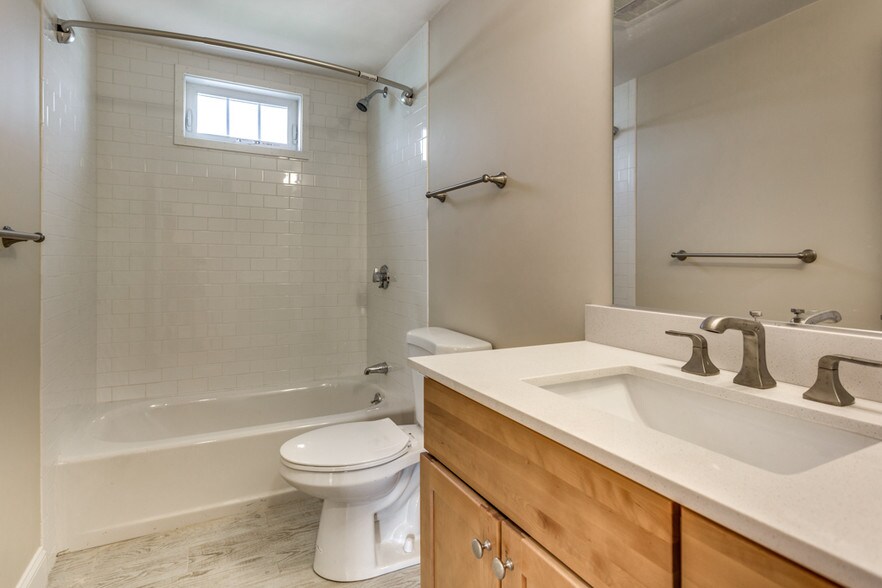 Building Photo - 249 Washington St