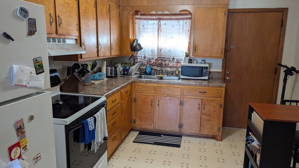 Building Photo - 1706 Boxwood Dr