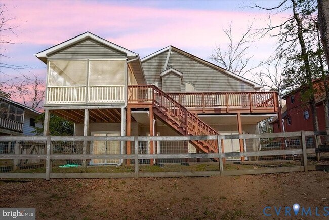 Building Photo - 686 Lake Caroline Dr