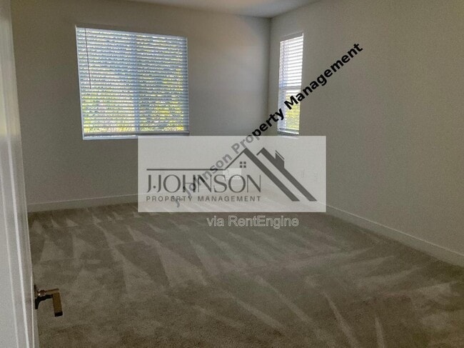 Building Photo - 405 Avendale Dr