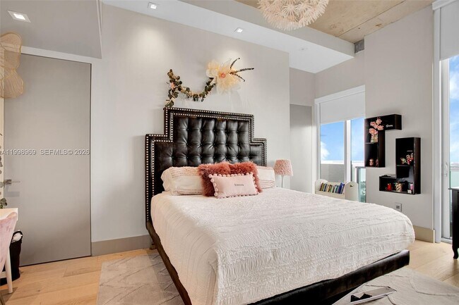 Building Photo - 3301 NE 1st Ave