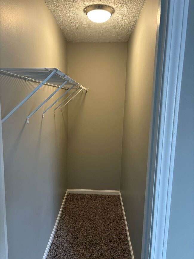 Building Photo - 804 Barry Ct