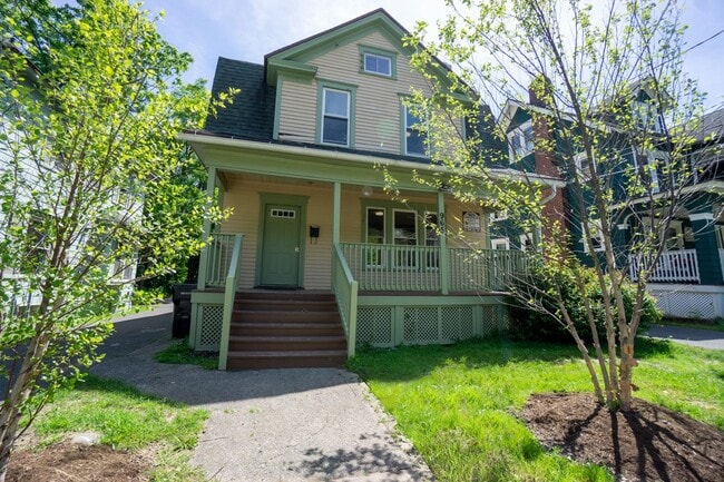 Primary Photo - 965 Lancaster Ave