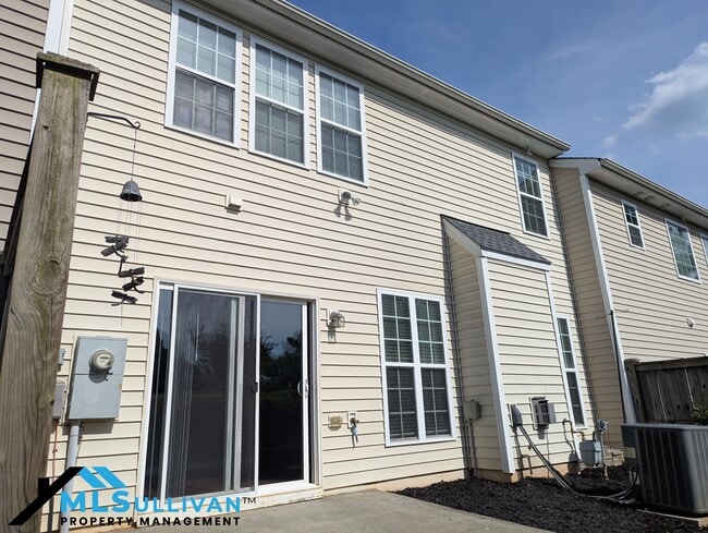 Building Photo - 8219 Saltwood Pl