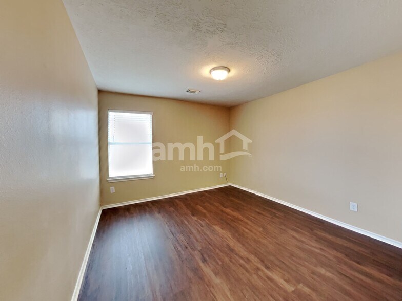 Building Photo - 8030 Echinacea Dr