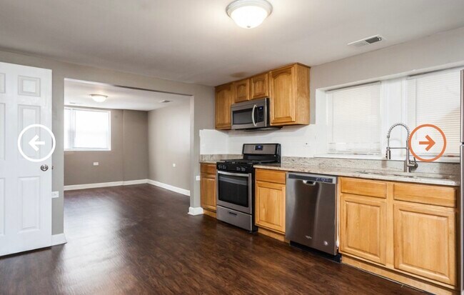 Primary Photo - 1634 N Campbell Ave