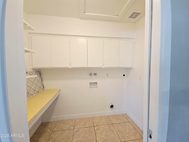 Building Photo - 5132 W Las Palmaritas Dr