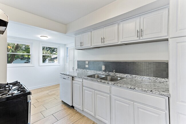 Building Photo - 28649 John Hauk St