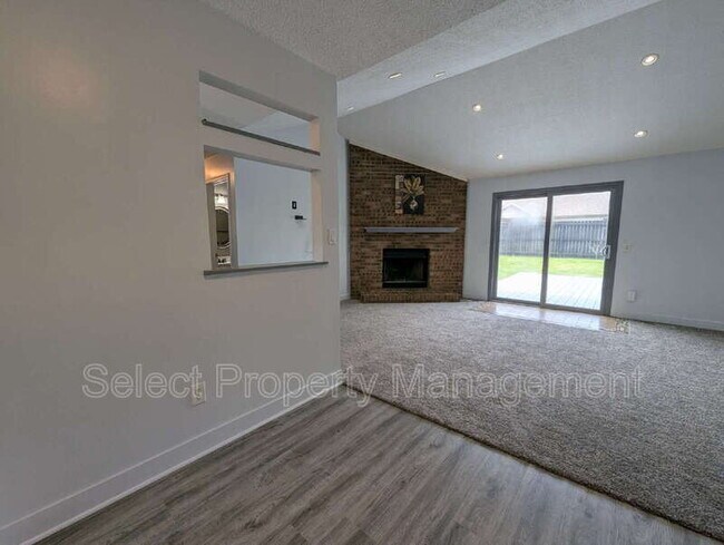 Building Photo - 7812 Brookfield Dr