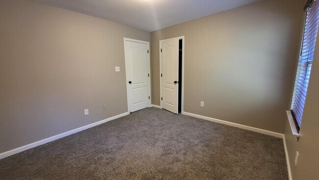 Building Photo - 9120 Karen Mill Cove