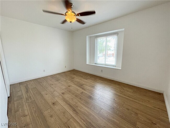Building Photo - 3548 Silver Bend St