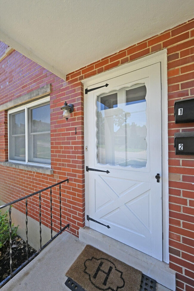 Building Photo - 27 Pleasant Ridge Ave