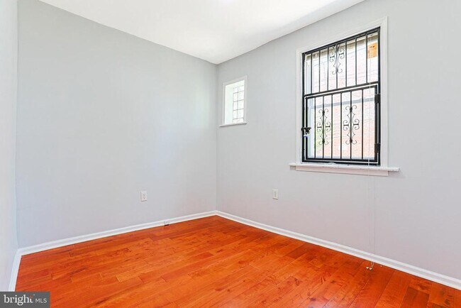 Building Photo - 2103 E Chelten Ave