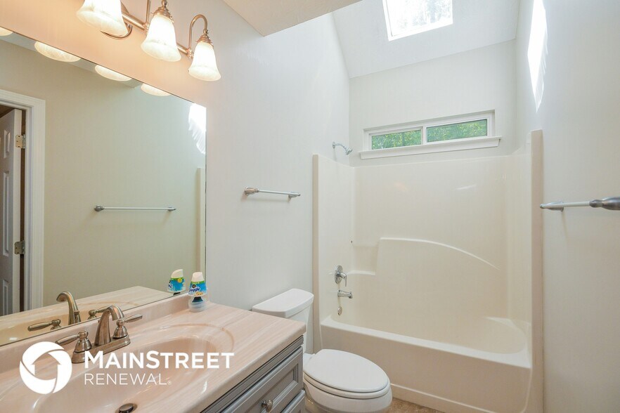 Building Photo - 40 Jill Ln