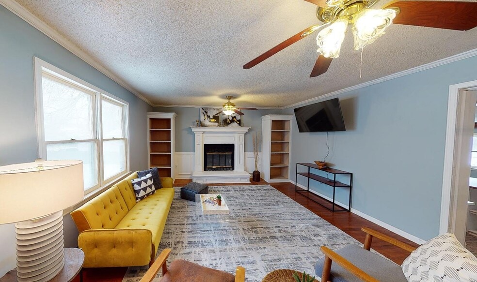 Primary Photo - 427 N Blake St