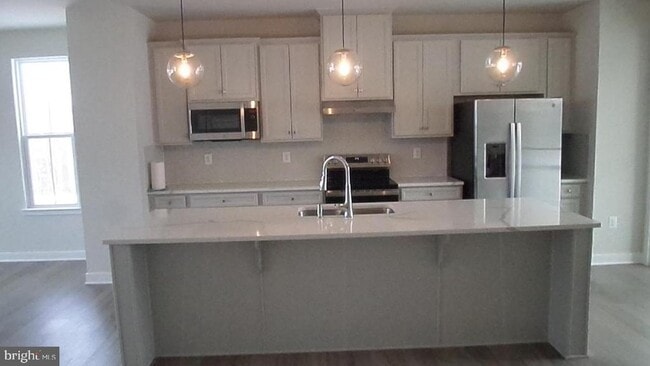 Building Photo - 9399 Edenderry Dr