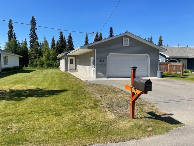 Primary Photo - 3bd Home for Rent in Fairbanks! FUEL INCLU...