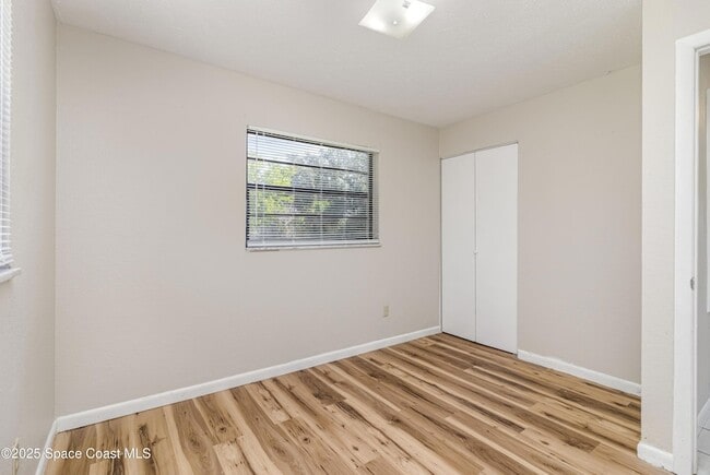 Building Photo - 3648 Tomlin Dr
