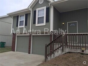 Building Photo - Spacious 2 Bedroom Platte City Duplex-Avai...