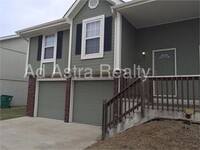 Building Photo - Spacious 2 Bedroom Platte City Duplex-Avai...