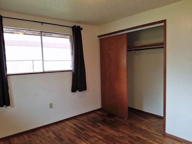 Building Photo - Classic Mid-Century Modern Rambler In Port...