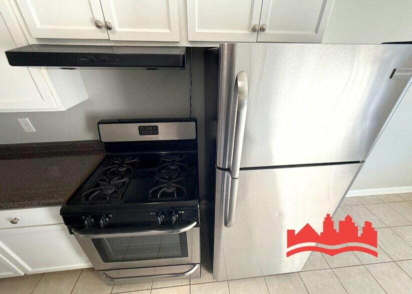 Building Photo - Welcome to this charming 3-bedroom, 1-bathroom home located in the vibrant city of Memphis, TN