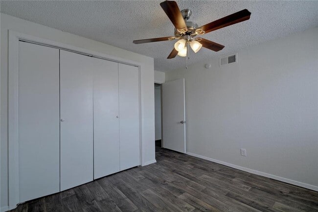 Building Photo - 1825 Wooten Park Dr