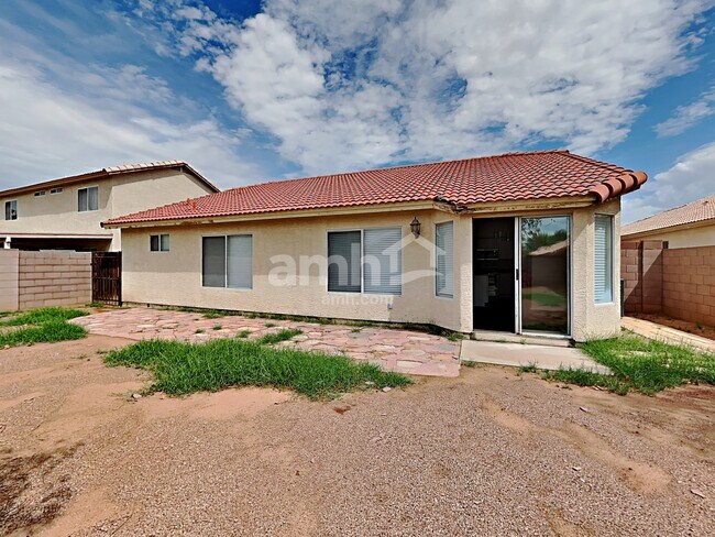 Building Photo - 11583 W Holly St