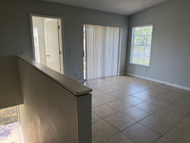 Building Photo - 124 Santa Clara Dr