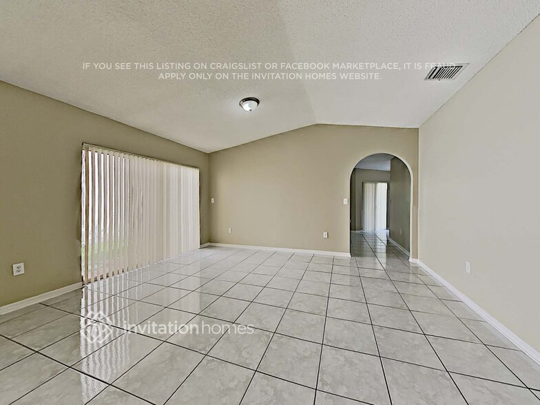 Building Photo - 15555 SW 95th Ln