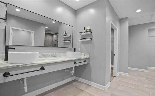 Building Photo - 3520 Mystic Dr