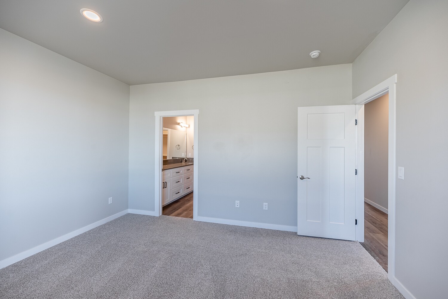 Master Bedroom - 4075 Quinn Dr NE