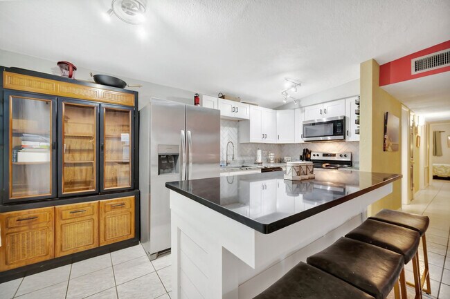 Building Photo - 5025 9th Ave S