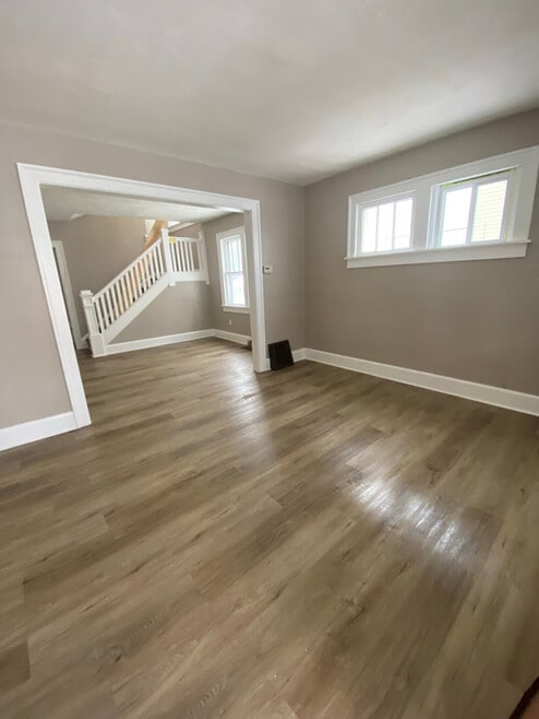 Building Photo - 187 Rowland Ave