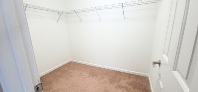 Building Photo - 2 Dansford Ln