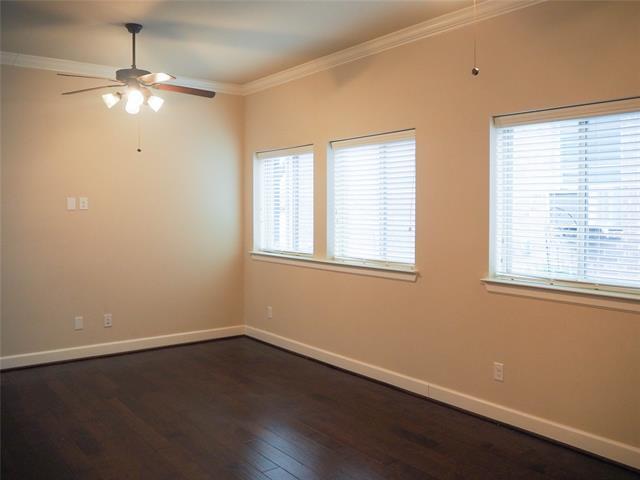 Building Photo - 400 Sunflower Ave