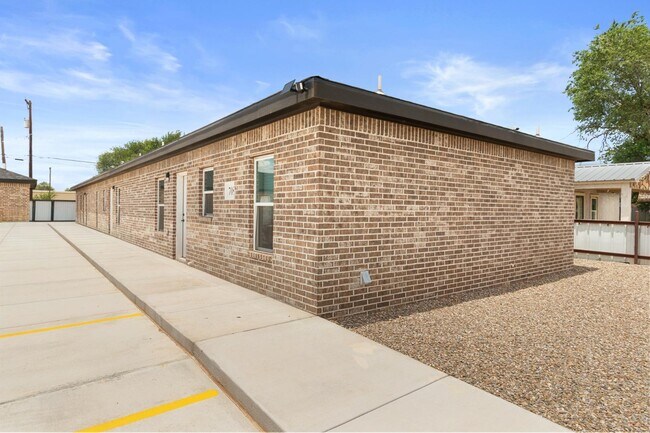 Building Photo - 708 West St