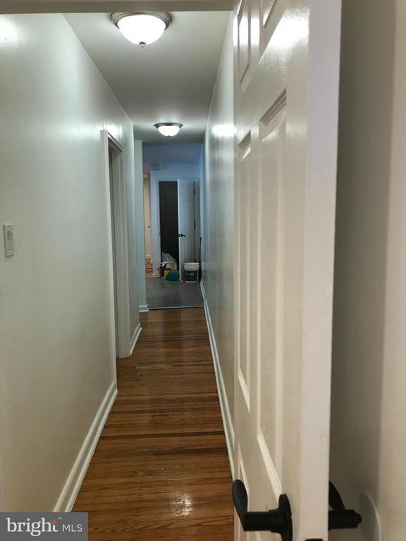 Building Photo - 212 Robbins St