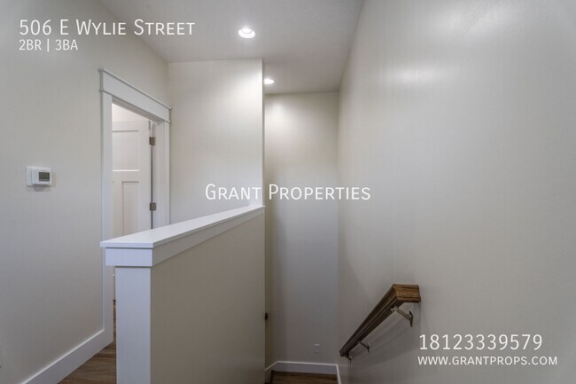 Building Photo - 506 E Wylie St