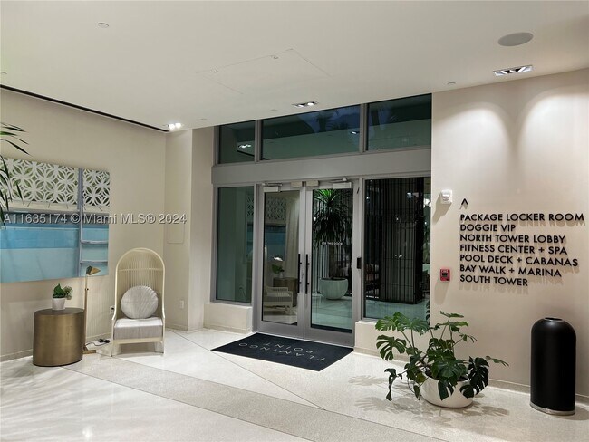 Building Photo - 1500 Bay Dr E