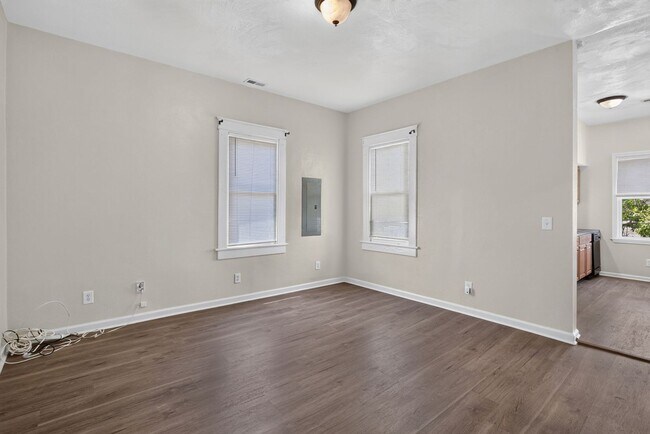 Building Photo - 349 51st St