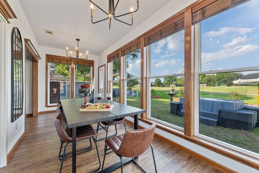 Building Photo - 7724 Golfhill Dr