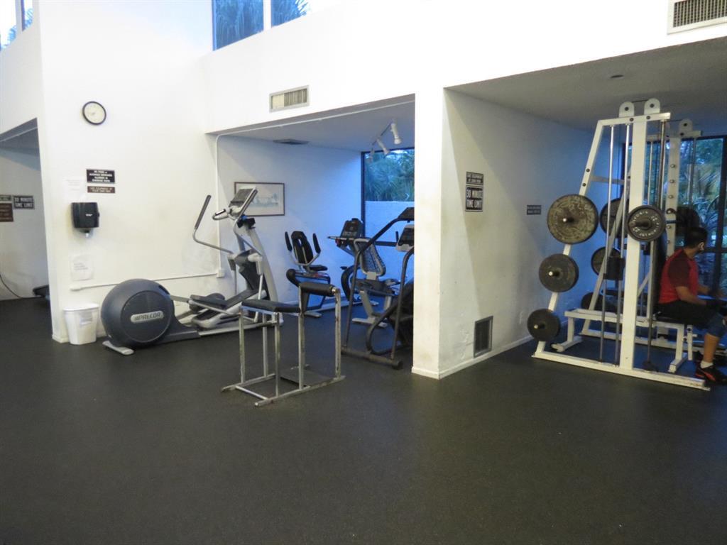 Building Photo - 2310 S Cypress Bend Dr
