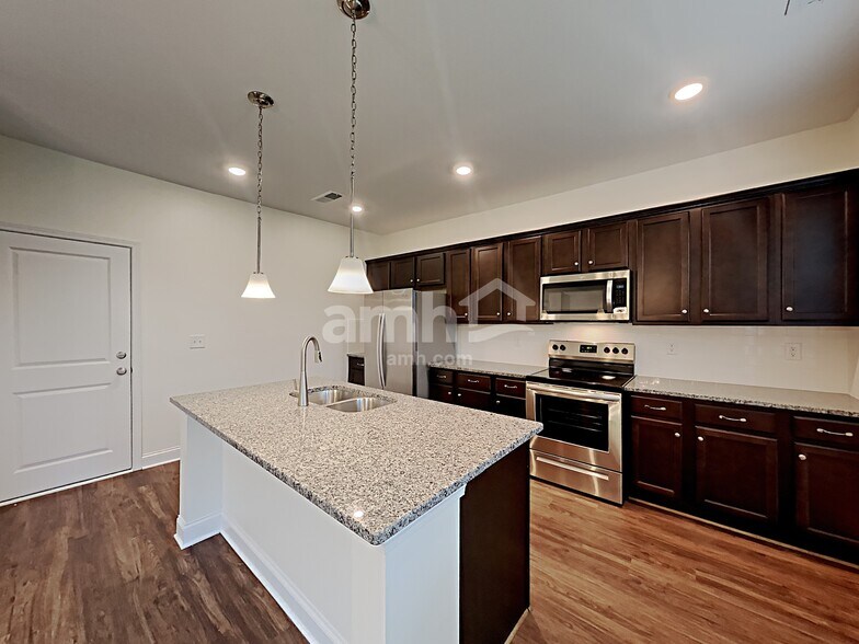 Building Photo - 2128 Laurel Vlg Cir