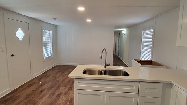 Building Photo - Two bedroom Mobile Home for Rent in Lancas...