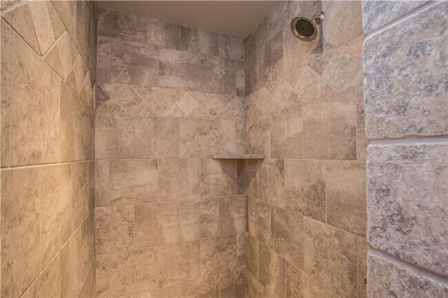 Building Photo - 4 Bedroom Home with Upstairs Bonus room in Edmond