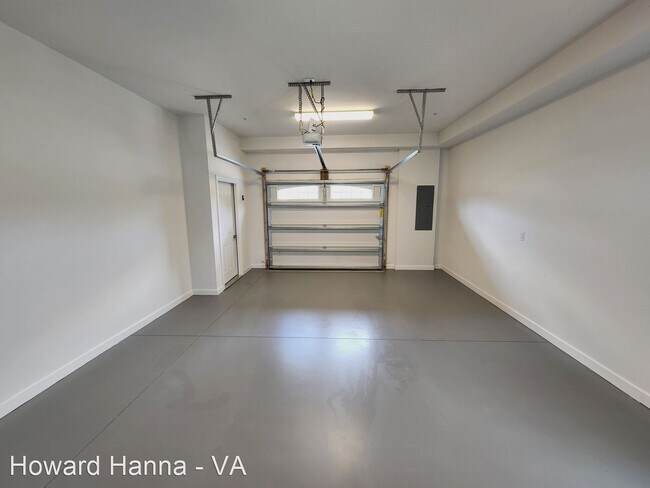 Building Photo - 2 br, 2 bath House - 605 Commonwealth Driv...